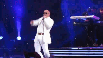 Así baila Pitbull en sus videos y conciertos.
