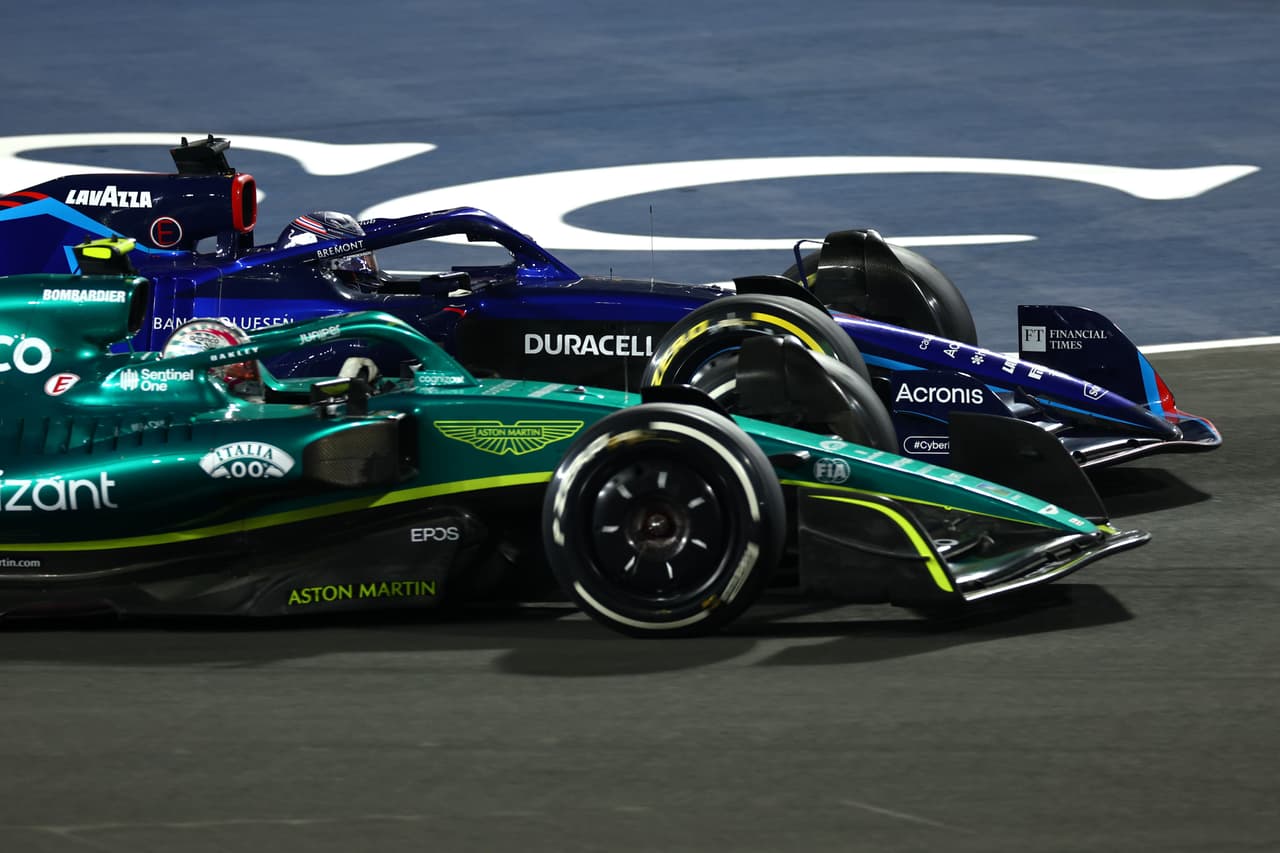 Max Verstappen fue el gran vencedor del GP de Arabia Saudita de la Fórmula 1 sobre Ferrari; Sergio Pérez sufrió una mala estrategia y qued´´o en cuarto tras iniciar en primer lugar.