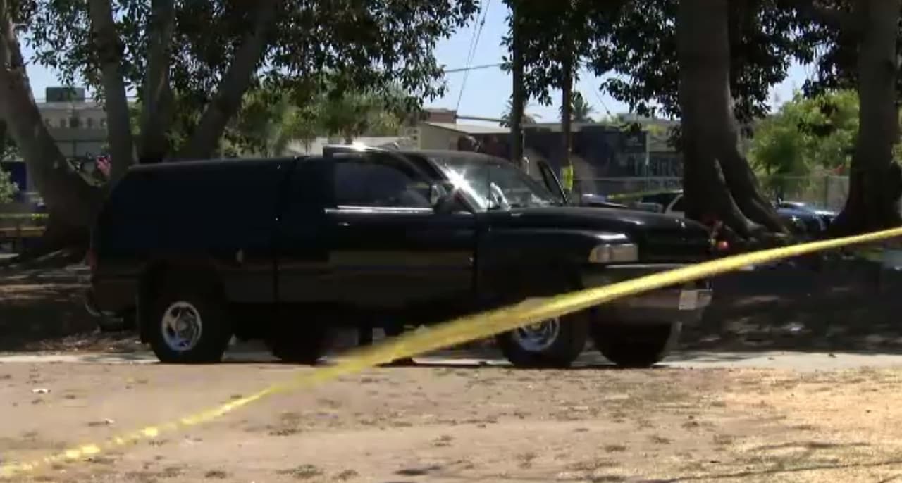 Un conductor arrolla a cuatro personas en MacArthur Park cuando trataba de evitar una multa