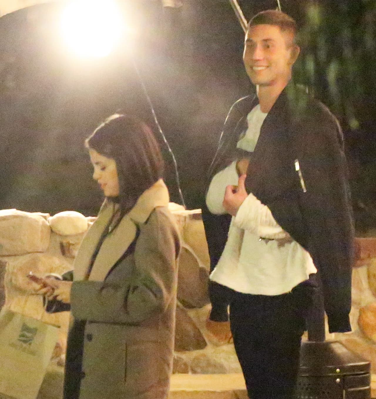 La semana pasada se les vio juntos, aunque todavía no se hacía oficial. Él intentó pasar desapercibido.