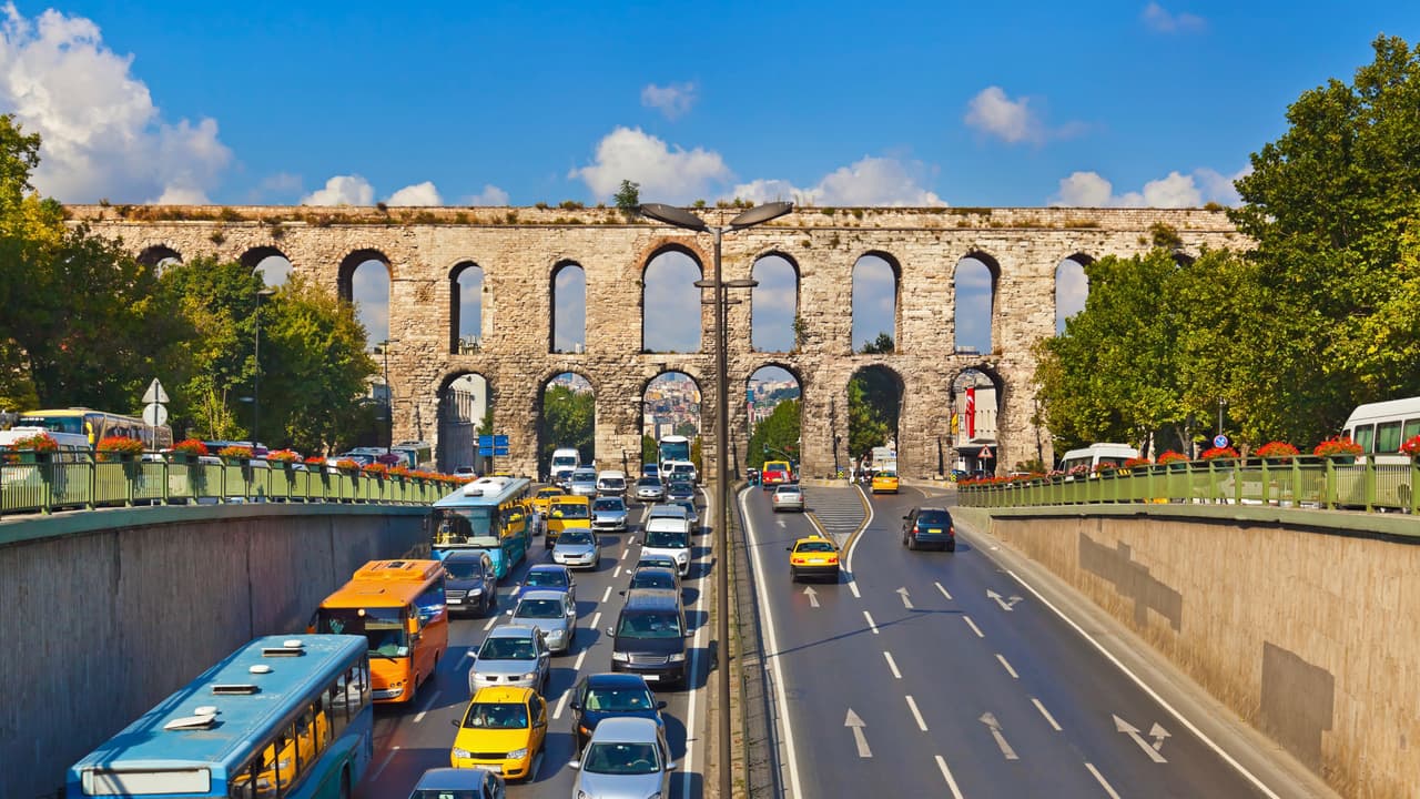 <h3 class="cms-H3-H3">2. Estambul, Turquía</h3>
<br>Puesto en 2017: 
<b>3</b>
<br>Horas perdidas por habitante en tráfico pesado: 
<b>157</b>