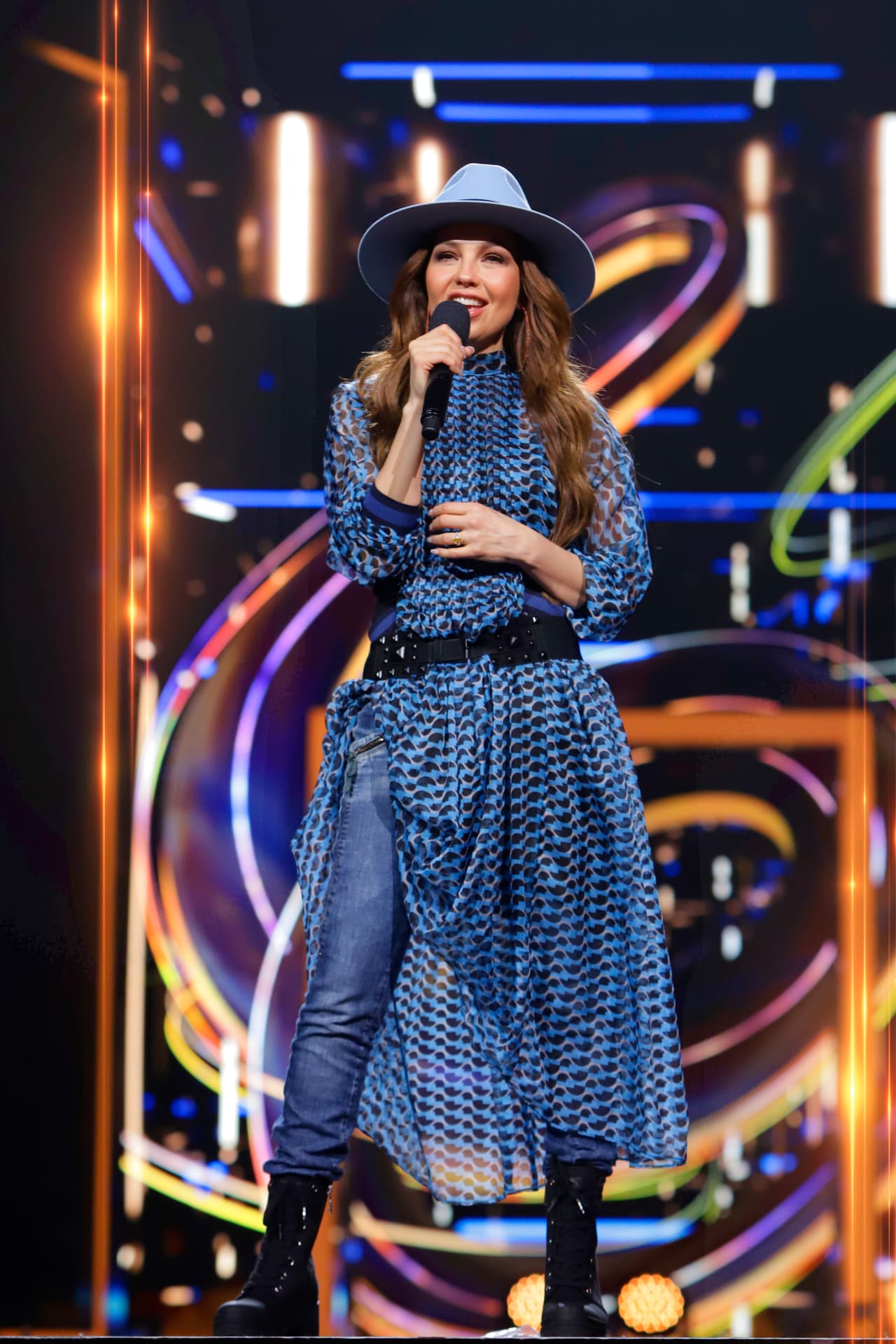 No te pierdas su debut como conductora este jueves a las 7P/6C por Univision.