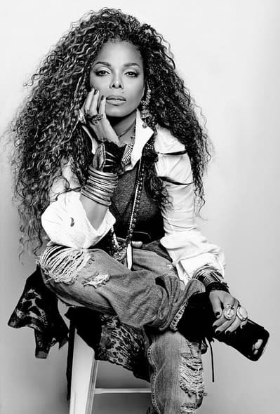 Janet Jackson se presenta este viernes en The Chicago Theatre, ubicado en el 175 N State St, a las 8 pm. Boletos de $50 a $200 dólares.