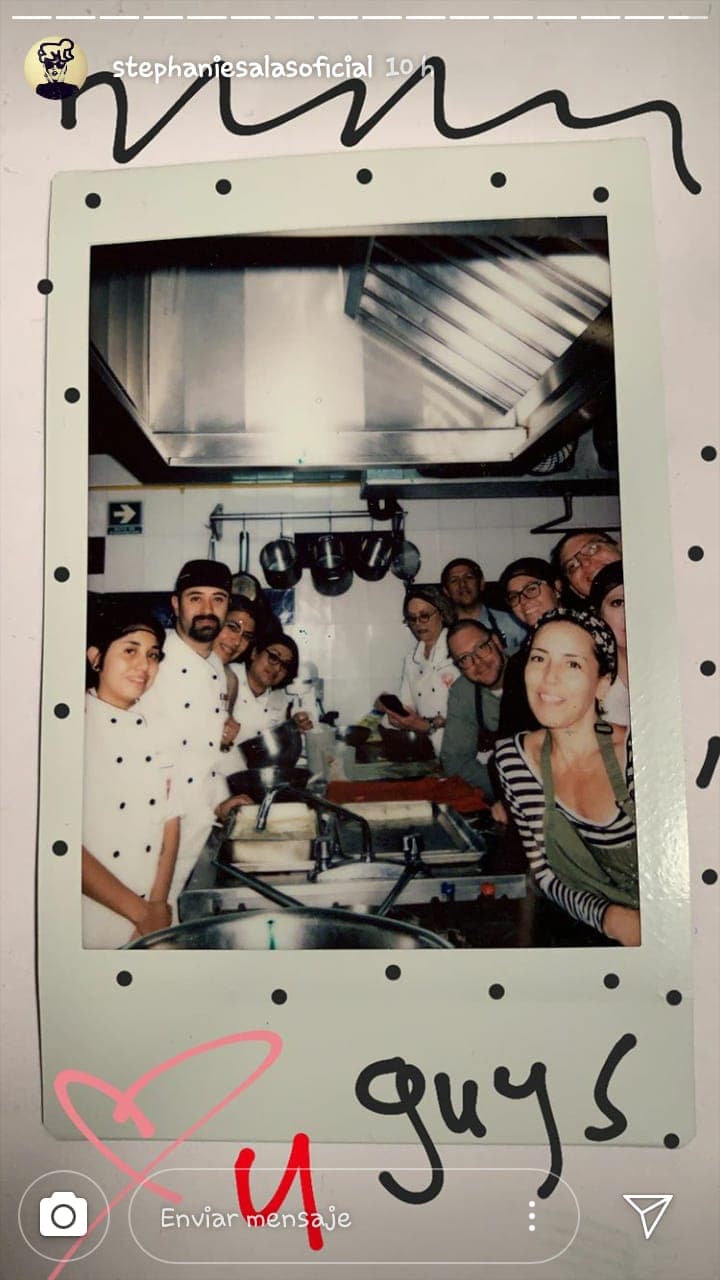 "Superior de Gastronomía, gracias por ser parte de esta pasión mía", agregó la también cantante.