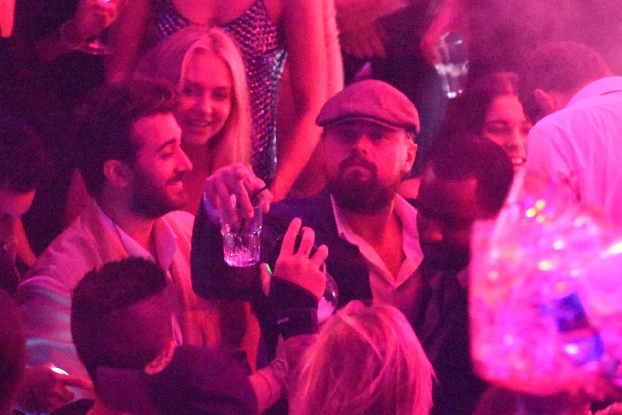 Así que tal vez, Cooper le pidió a su amiguito DiCaprio que le cuidara a su novia en Cannes.