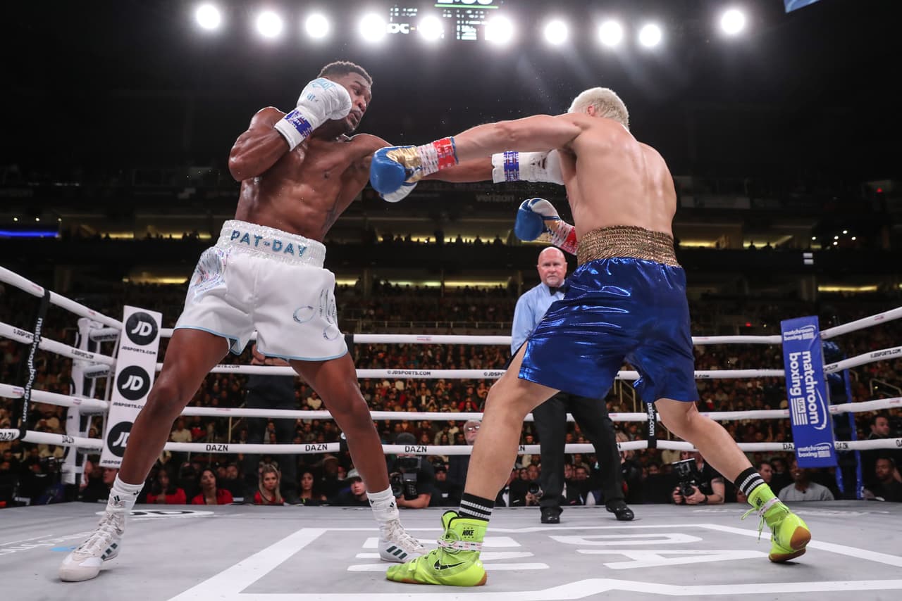 Julio César Chávez Jr vs Daniel Jacobs