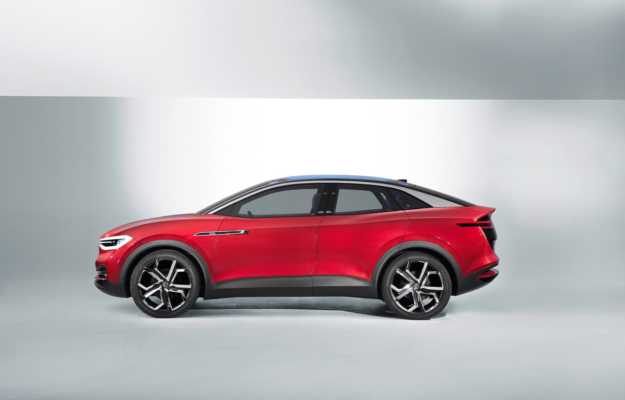 <b>Volkswagen I.D. Crozz Concept</b>
<br>La movilidad de esta SUV está cargo de dos motores eléctricos, uno para cada eje, que en total general 302 caballos de fuerza (101 hp emanados del motor delantero y 201 hp del trasero) y aportan una velocidad máxima de 112 mph (180 km/h).