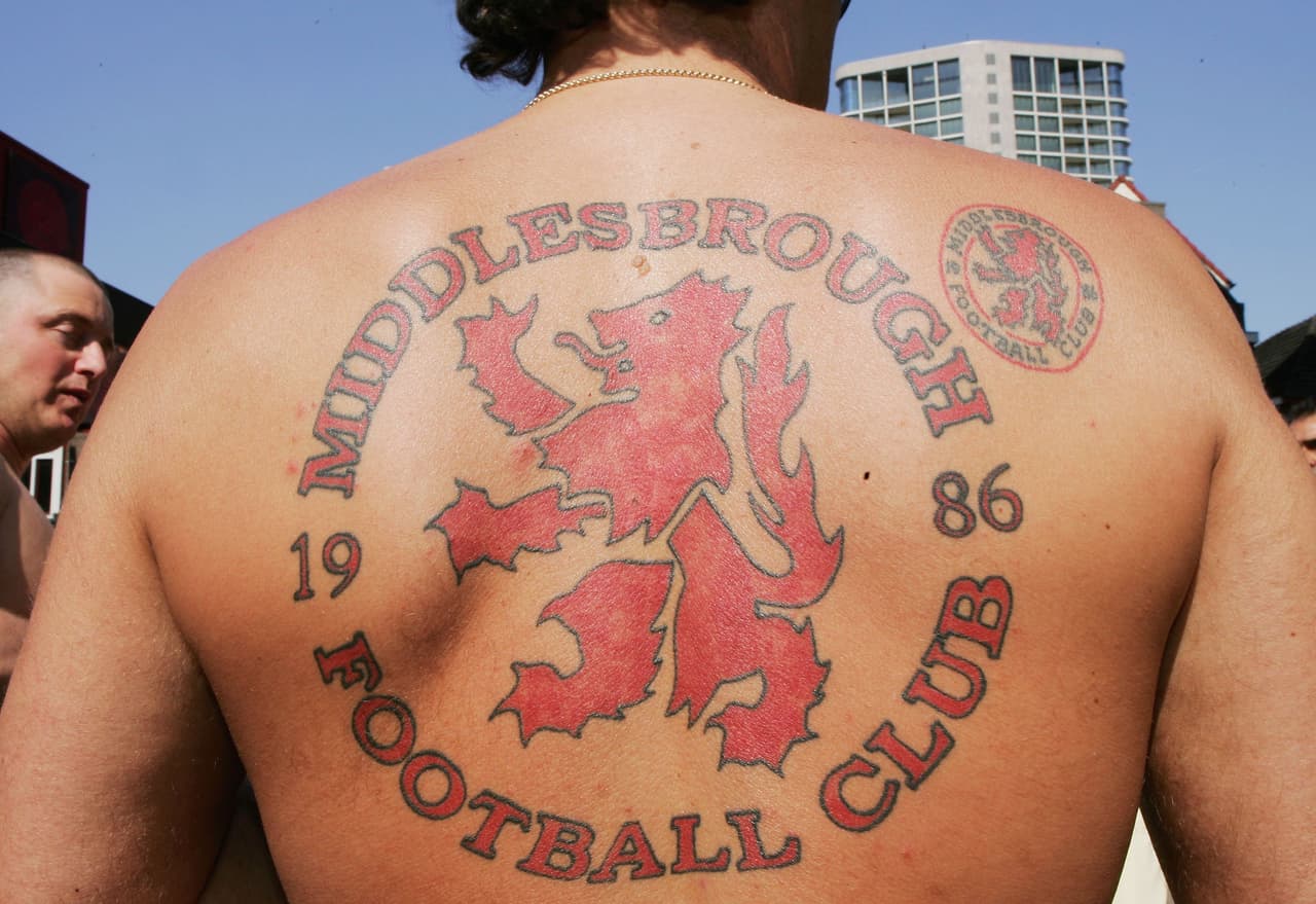Los fanáticos en el mundo quisieron rendir un homenaje a sus países, equipos o jugadores favoritos por medio de tatuajes. Algunos más grandes y coloridos, con rostros de las figuras y escudos representativos son una muestra del cariño que alrededor del mundo expresan los hinchas del fútbol.