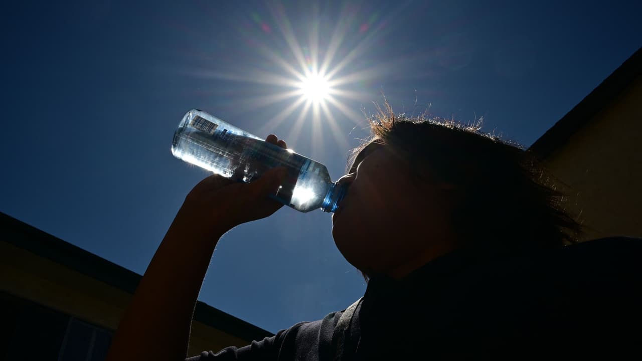 Proponen suspender los cortes de agua y energía durante la temporada de calor extremo en Los Ángeles