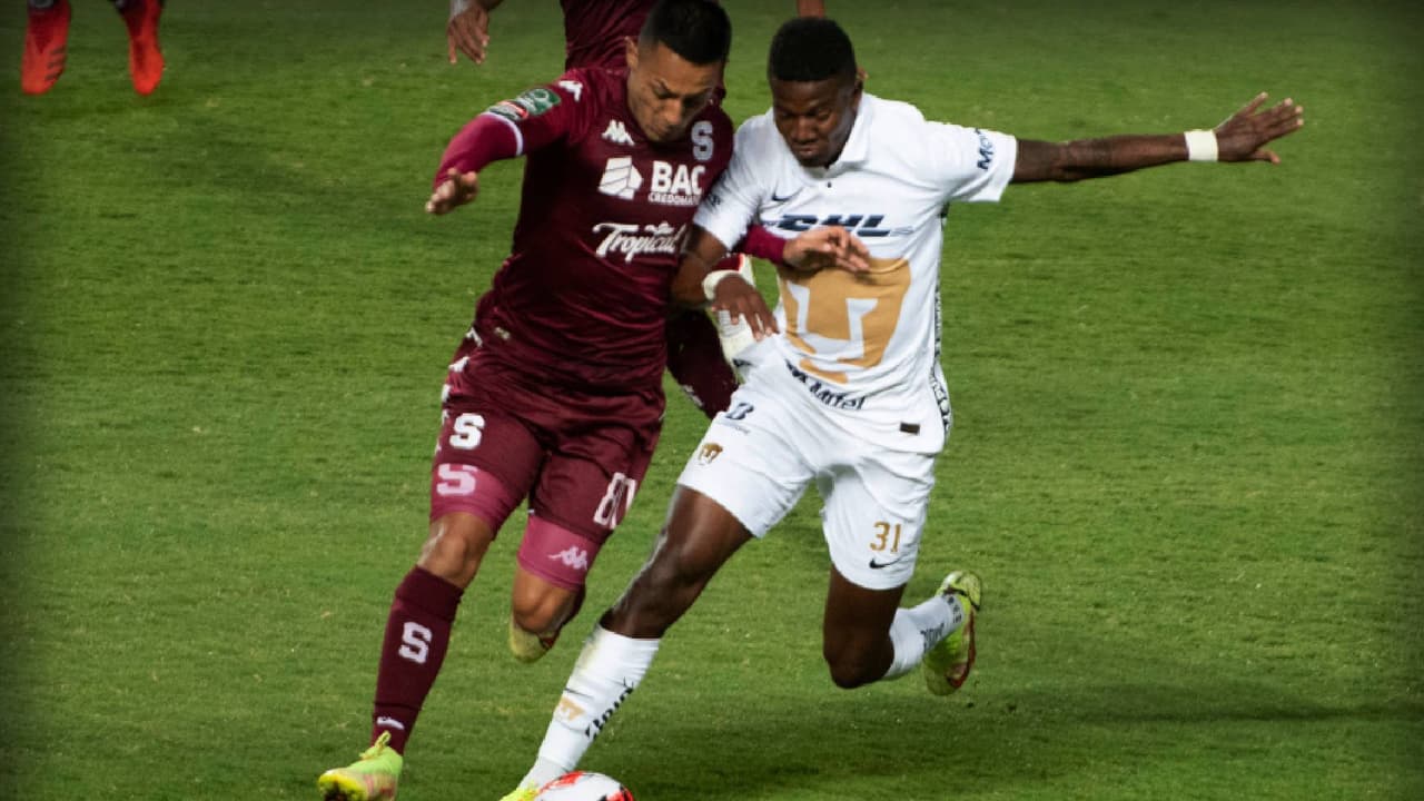 Pumas deja regalo a personal de Saprissa