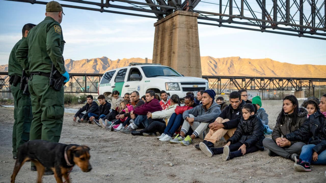 ICE anuncia nueva política para evitar separación de familias migrantes