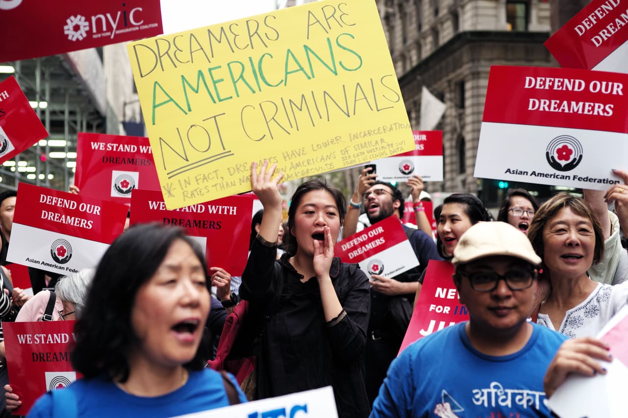 Corte de apelaciones rechaza nuevas inscripciones de DACA mientras continúa juicio