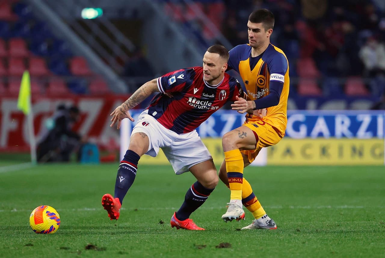 Bologna se impone a la Roma de Mourinho por la mínima con anotación de Matias Svanberg al minuto 35' durante la Jornada 15 en la Serie A.