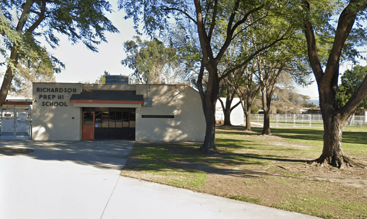<b>Richarson PREP HI Middle School</b>
<br>Dirección: 455 South K Street, San Bernardino, CA 92410
<br>