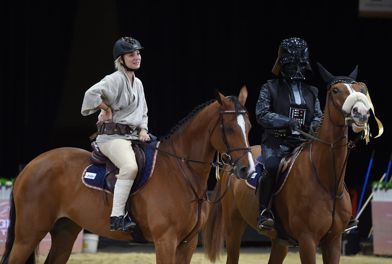 Además, le agradó la idea de hacer actos de caridad en compañía de fantásticos caballos y amigos.