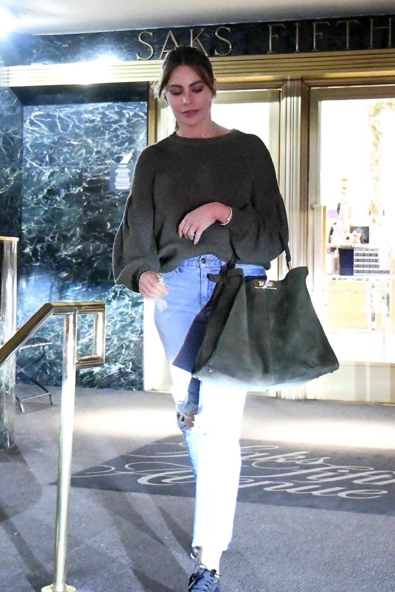 El trabajo que hizo Vergara en la serie, en la que personificó a Gloria Delgado-Pritchett, le ha valido 
<b><a href="https://www.univision.com/shows/primer-impacto/quien-acerto-y-quien-no-en-la-alfombra-roja-de-los-golden-globes-video" target="_blank">estar nominada</a></b> en cuatro ocasiones, tanto al Emmy como al Globo de Oro.
<br>