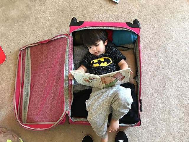 Como cuando Matteo ayudó a su mamá a hacer las maletas.