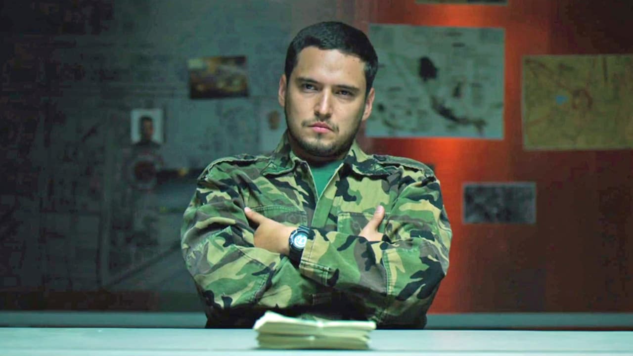 ‘El Uno’ discussed the proposal with his teammates. ‘El Bravo’ accepted the offer saying: ‘My allegiances are with my family, not the bosses’, and took the envelope with the first payment.