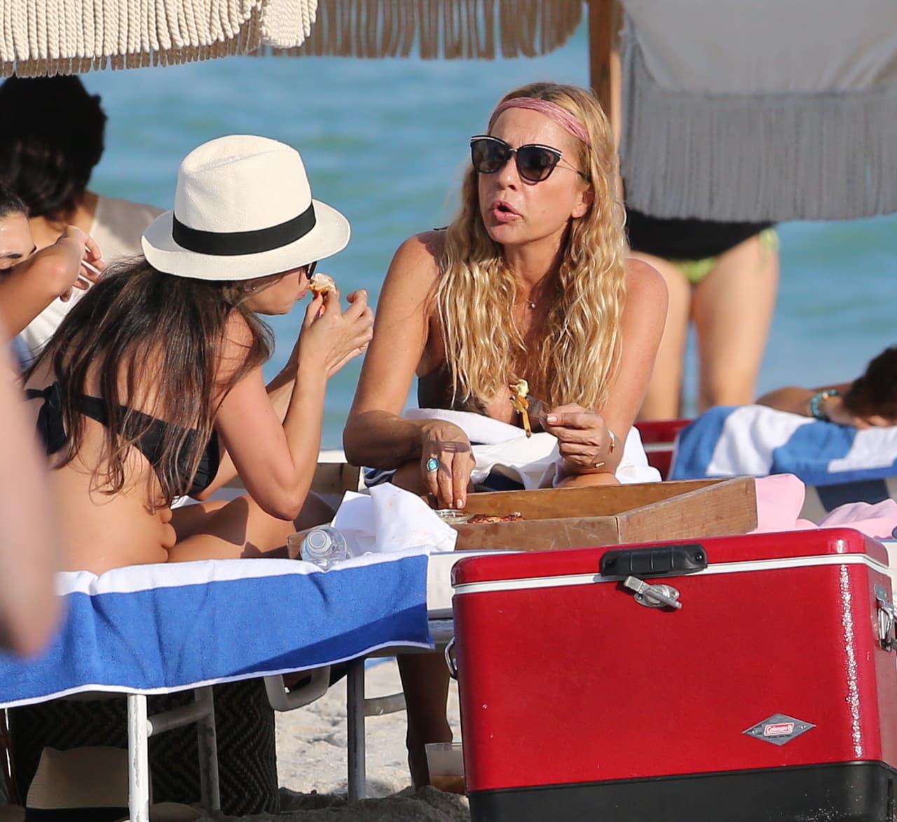 Marta bronceándose bajo el Sol de Miami.