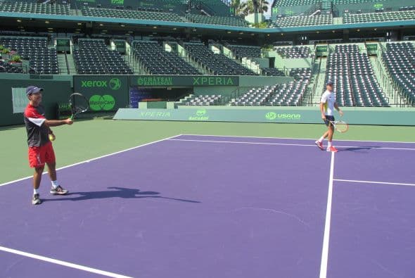 A jugar tenis con El Gordo y La Flaca