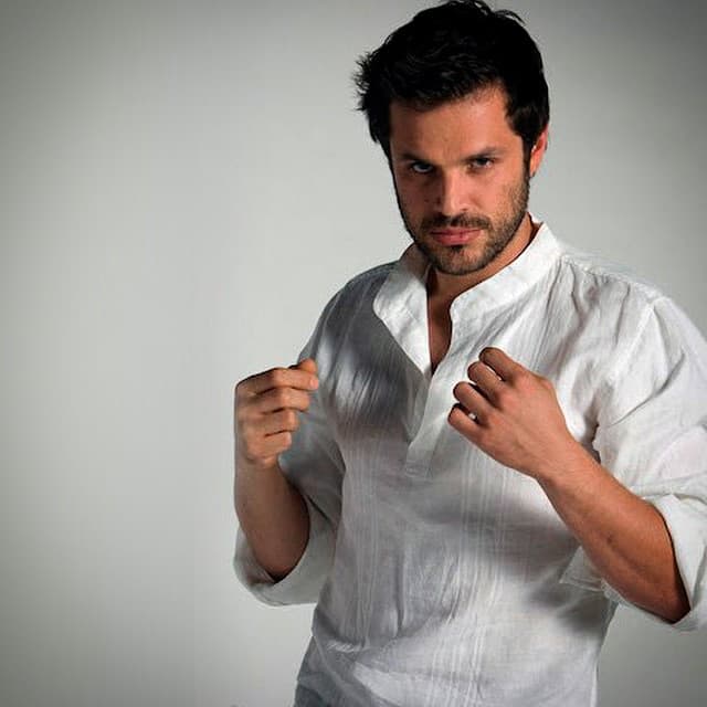 Después 
<b><a href="http://www.univision.com/temas/mark-tacher" target="_blank">Mark Tacher</a></b> aceptó que sí ocurrió el pleito, pero explicó que no sabía que el vuelo de 
<b><a href="http://www.univision.com/temas/william-levy" target="_blank">Levy</a></b> se había retrasado provocando la tardanza del protagonista.