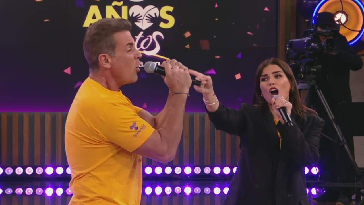 La Batalla de Canto no podía faltar y pudimos ver el duelo entre los equipos de UniMás y el de Despierta América. En el primero vimos a Karina Banda y Carlos Ponce interpretar con mucho sentimiento un tema de Pimpinela.