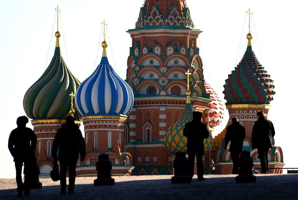 ¿Está Rusia detrás de una campaña para sembrar desconfianza sobre las elecciones presidenciales de EEUU?