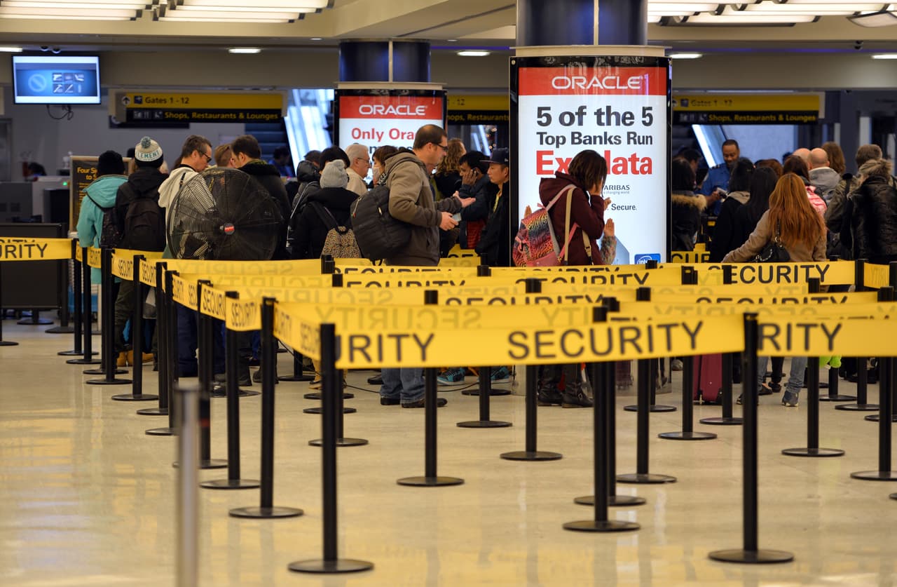 Amenaza provoca incremento de seguridad en el terminal B del aeropuerto de Newark