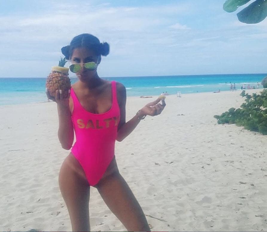 "Él y yo vivíamos juntos, él vivía en mi departamento en Miami desde hace seis meses. Él me dijo que no iba a hacer nada de farándula, que ya estaba harto de que lo involucraran con Frida (Sofía), que no iba a hacer nada, porque eso de la fama no le gustaba. Llamaba a mi mamá y le decía que 
<b>se quería casar conmigo</b>, que él quería tener hijos conmigo, que soy el amor de su vida y todo lo que me decía a mí, se lo decía a Frida", dijo. 
<br>