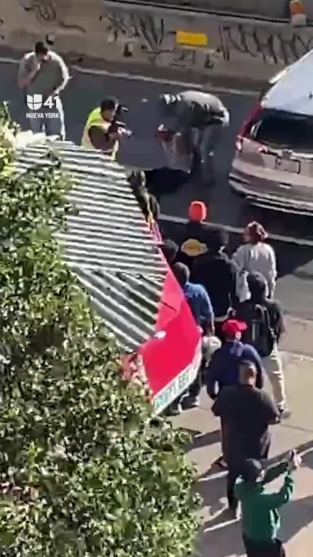 Tiroteo de ICE en El Bronx deja a un hombre herido; viajaba con un niño pequeño