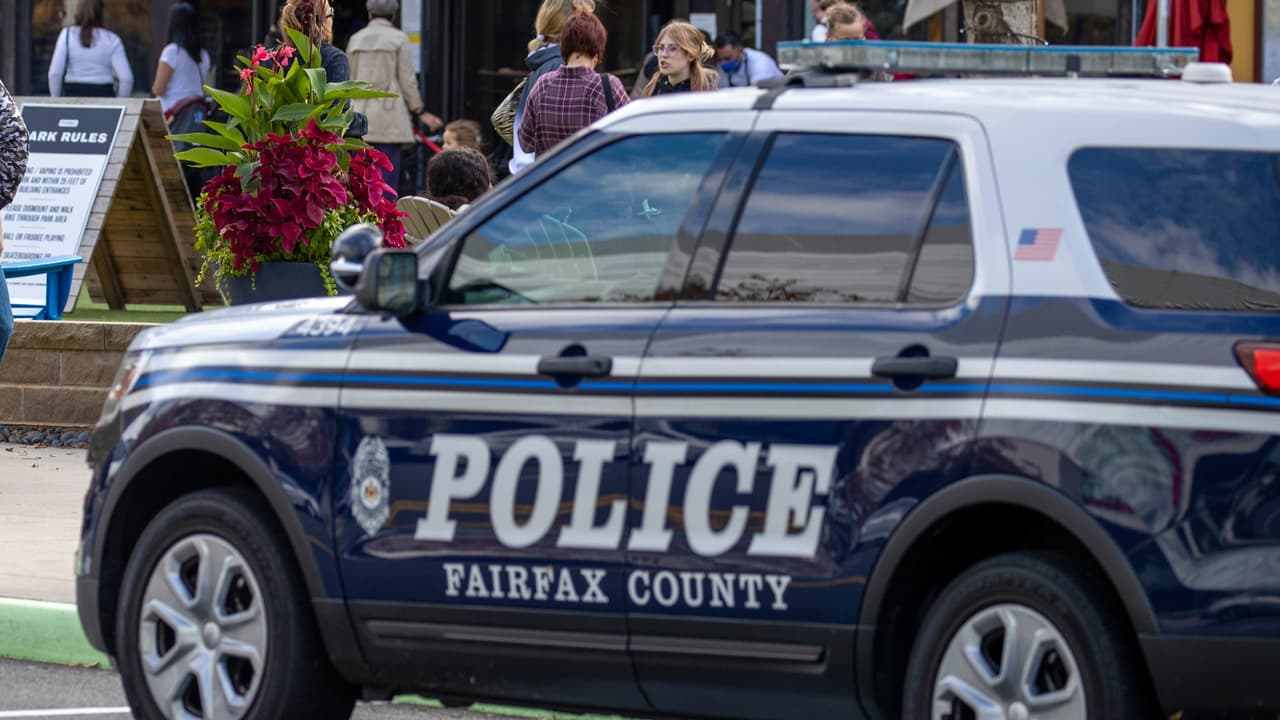 Arrestan a adolescente en Alexandria por el asesinato del novio de su madre