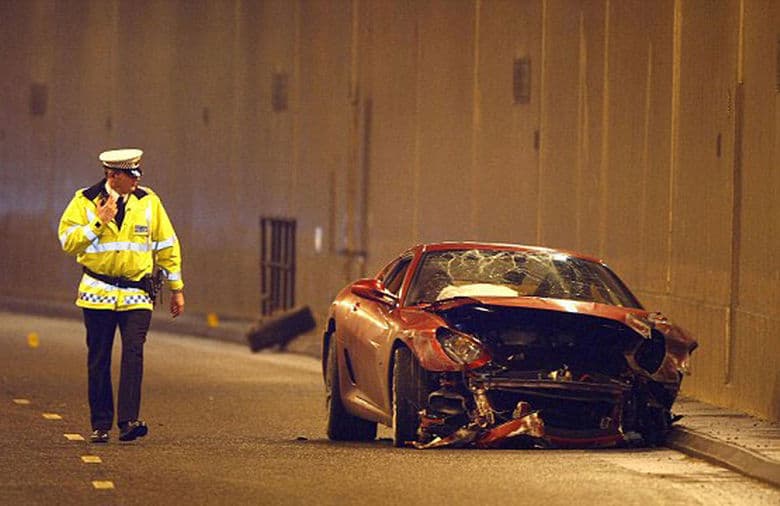 El garaje de Cristiano Ronaldo es célebre. Su vida loca de hace unos años, cuando jugaba en el Manchester y estrellaba Ferraris, también.