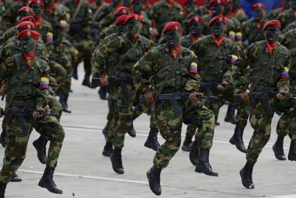 Utilizar a la Fuerza Armada Nacional Bolivariana para realizar discursos de corte proselitista en favor de la "revolución bolivariana" es inconstituciona, advirtió el diputado José Gregorio Contreras.