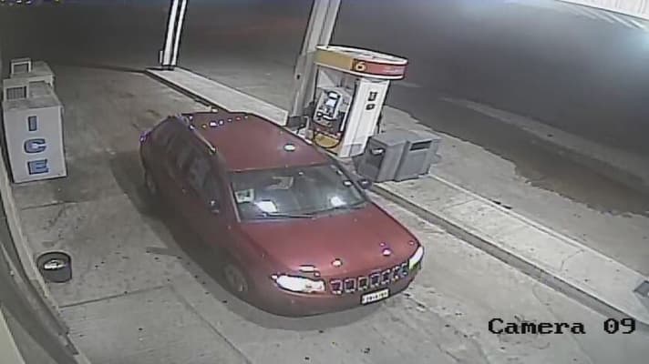 Imágenes de cámara de vigilancia durante robo en gasolinera de Esplendora