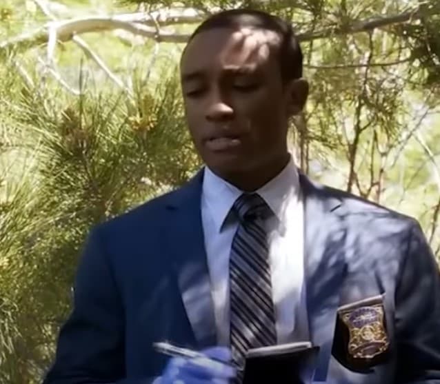 <b>Lee Thompson Young en ‘Rizzoli & Isles’</b>
<br>El actor Lee Thompson, quien durante su juventud protagonizó la serie de Disney Channel ‘The Famous Jett Jackson’, participaba en la serie ‘Rizzoli &Isles’ cuando decidió quitarse la vida a los 29 años de edad.
<br>
