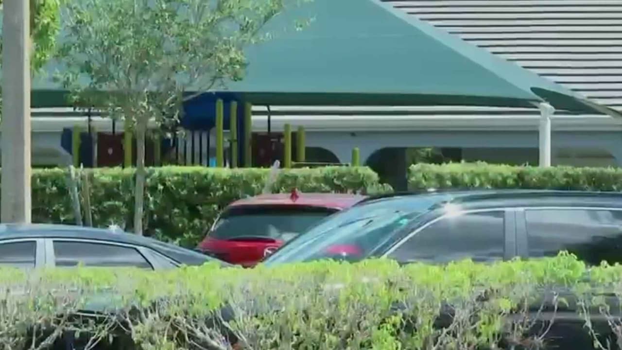 Niño de 2 años muere tras ser olvidado por la niñera en un auto a altas temperaturas en Hallandale
