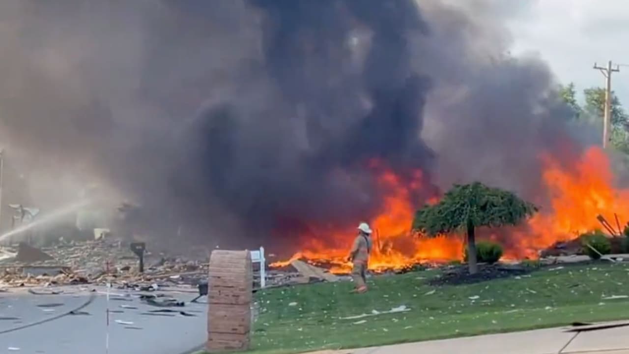 Cinco personas murieron tras la explosión de una casa en el oeste de Pensilvania.
