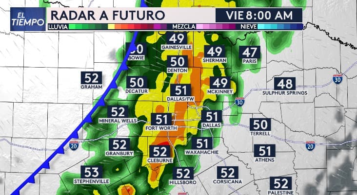 A las 8:00 am, las lluvias y aguaceros pasarán por Dallas hacia el este, además el frente frío entrará a su vez por Decatur, al oeste del Metroplex.