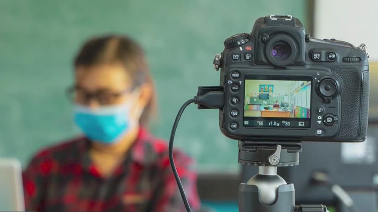 Buscan preparar a maestros del condado de Harris en educación virtual en medio de la pandemia