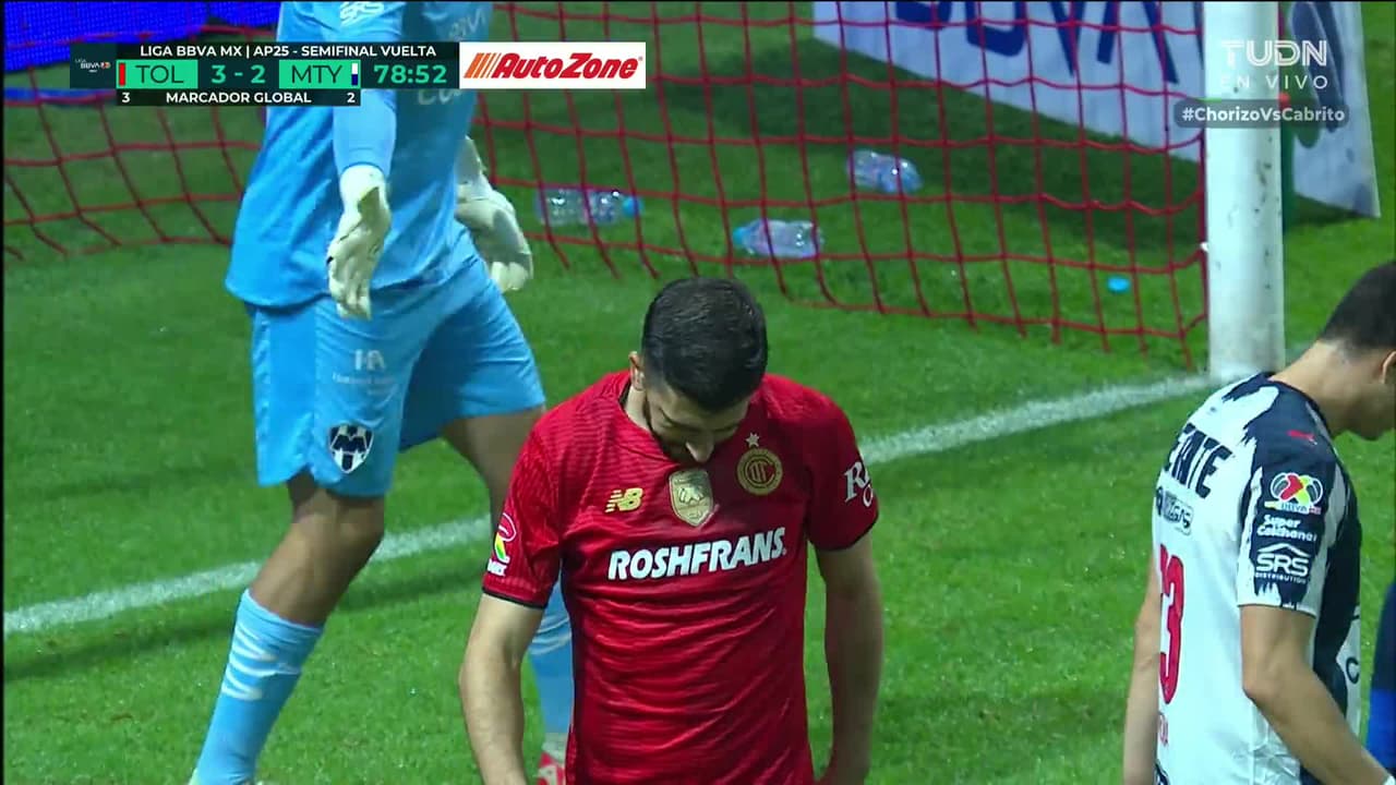 ¡TIRO ATAJADO! disparo por Paulinho.