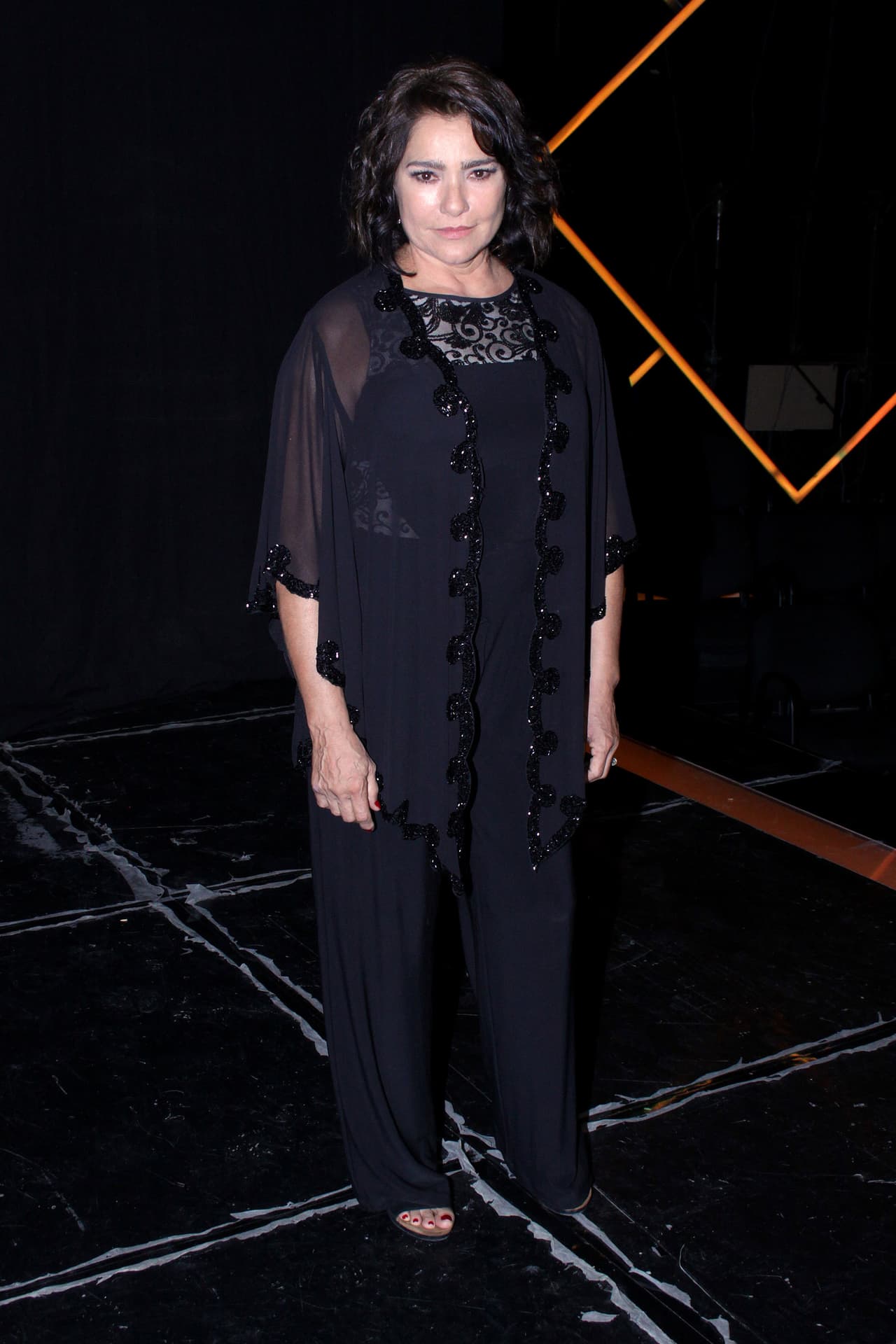 Mientras 
<b>Gabriela Roel será quien encarne a <a href="http://www.univision.com/temas/lupita-dalessio">Lupita</a> en la edad adulta</b>, ella mostrará la etapa en donde la cantante 'tocó fondo' y decide salir adelante, dejando atrás los excesos y entregándose a la religión.