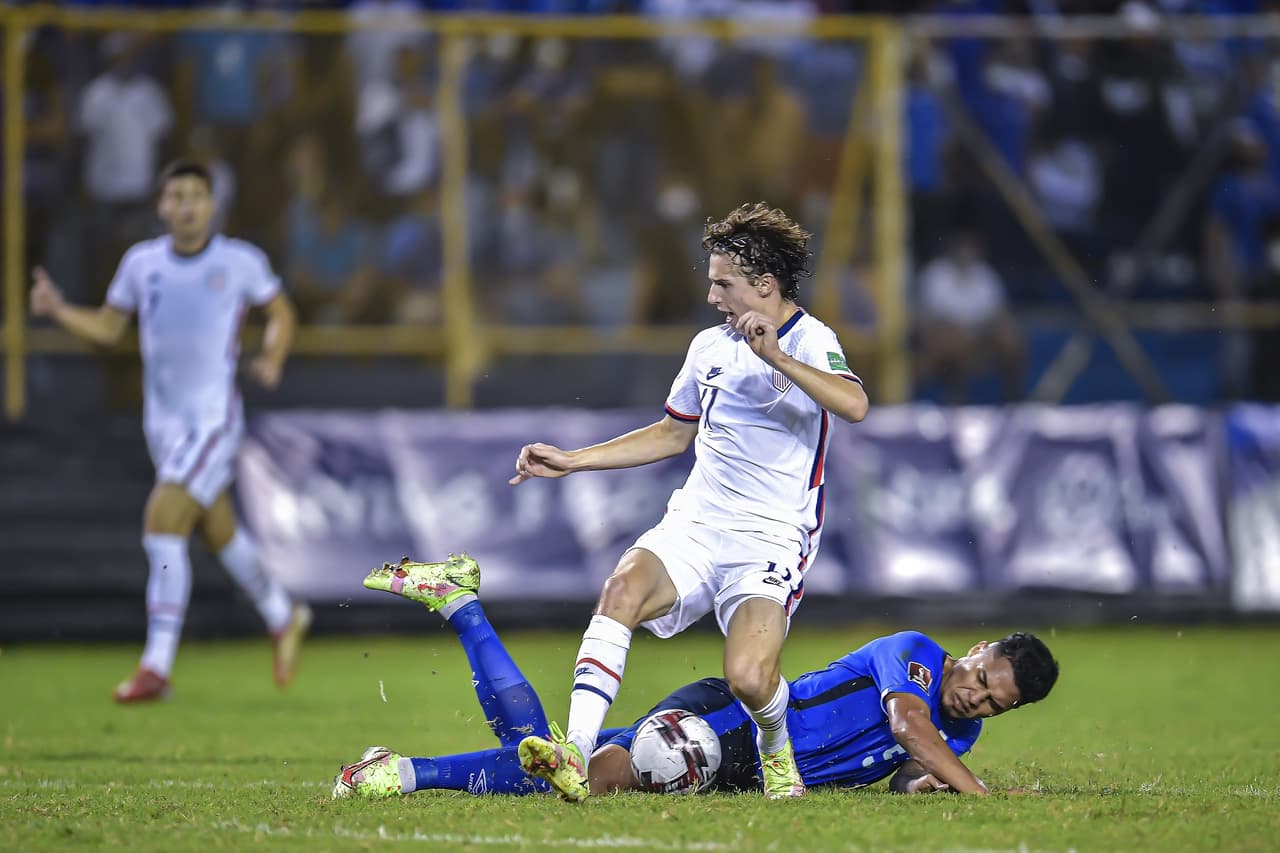 Estados Unidos y El Salvador no se hicieron ni poquito daño en su arranque del octagonal y se conforman con el empate.