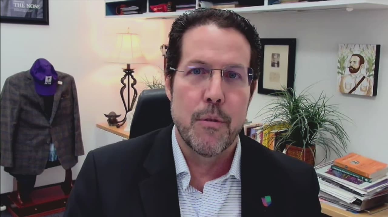 "Es un comunicado de prensa amarillista": Abogado reacciona al anuncio de USCIS sobre la Green Card