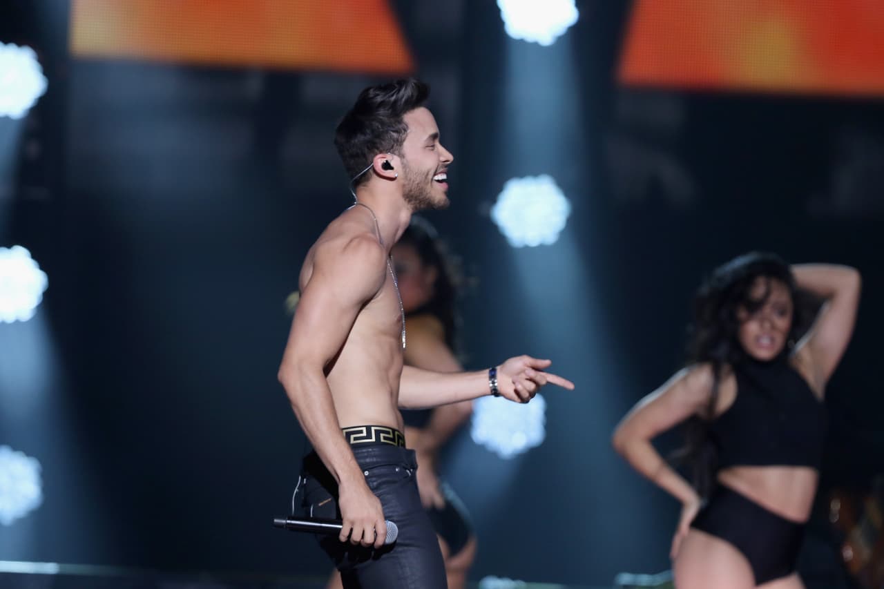 No cabe duda que Royce se está poniendo más bueno con el paso de los años...