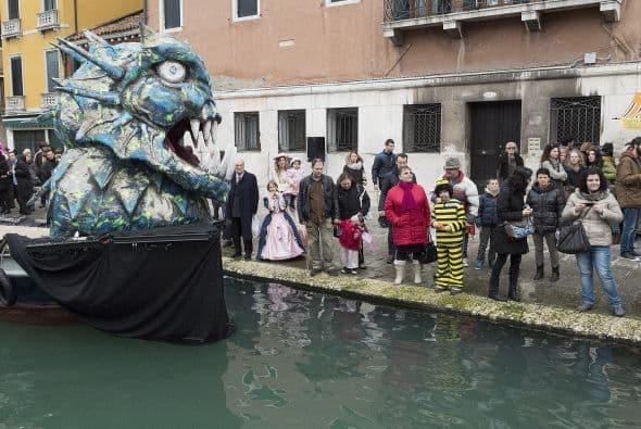 Todos los días a partir de las 13:00 y hasta las 18:00 horas locales, se realiza un concurso del mejor disfraz en la Plaza San Marcos.