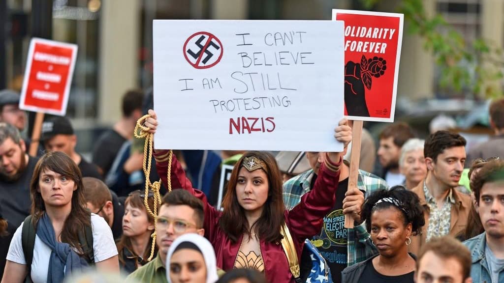 Protestan por la omisión de Trump en actos de violencia y odio de supremacistas blancos