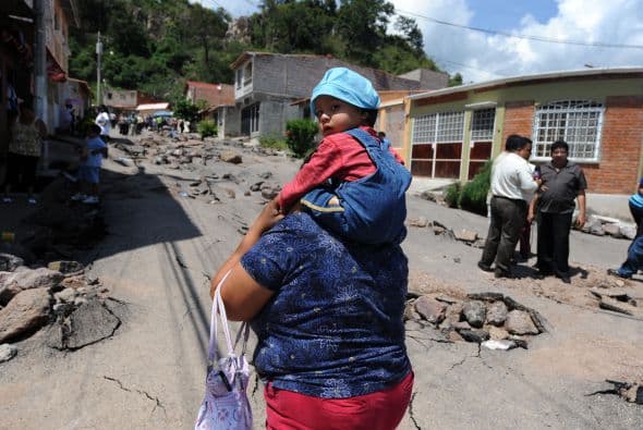 La radio HRN, informó que varias viviendas de la aldea el Lolo continúan inundadas, donde todavía no se contabiliza cuantas familias han perdido sus enseres.