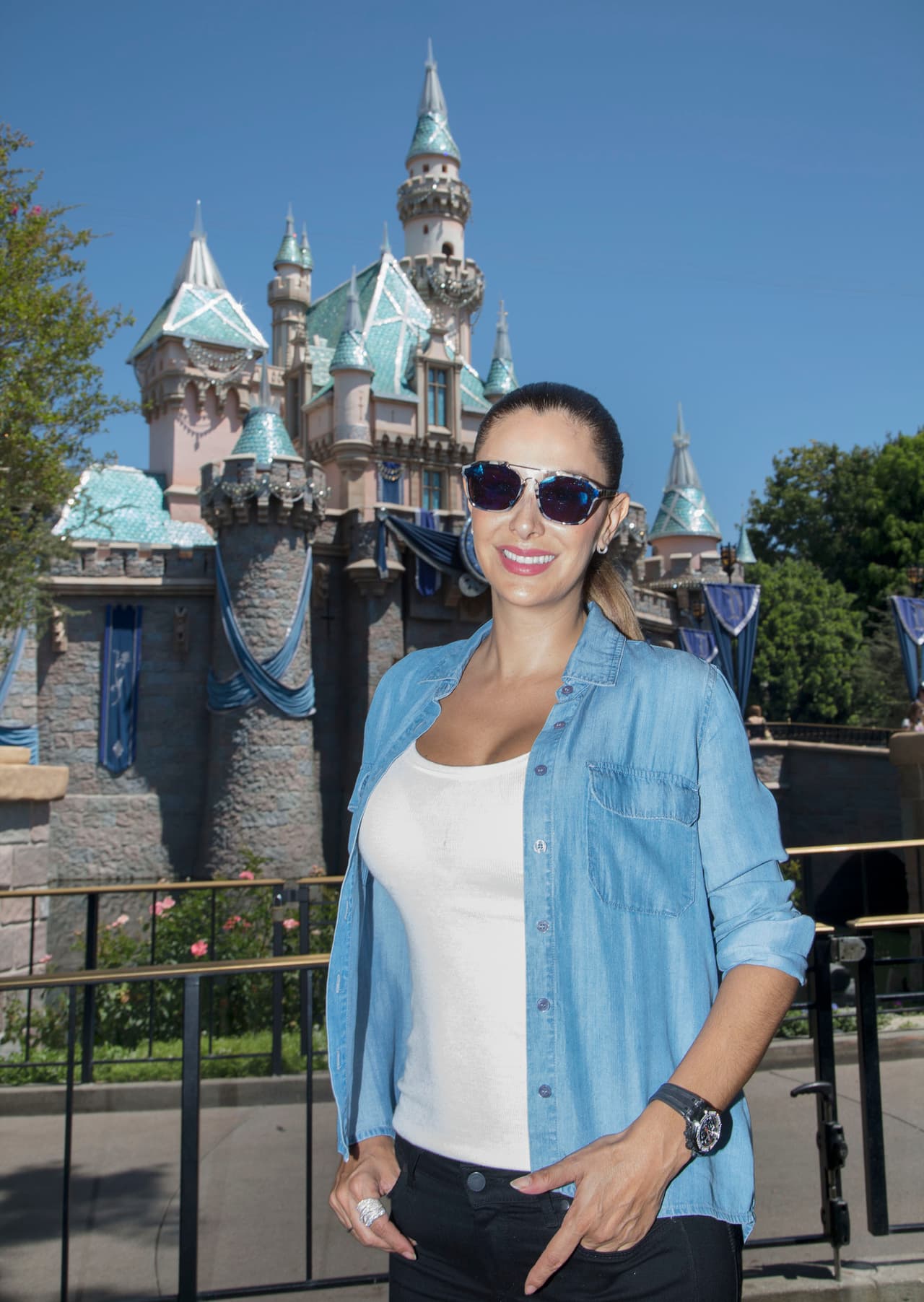 También no podía faltar la clásica imagen frente al castillo de Sleeping Beauty.