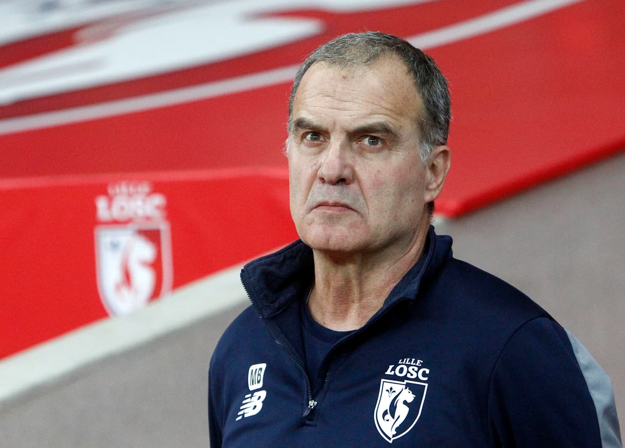 El entrenador Marcelo Bielsa recibe premio al premio Fair Play.