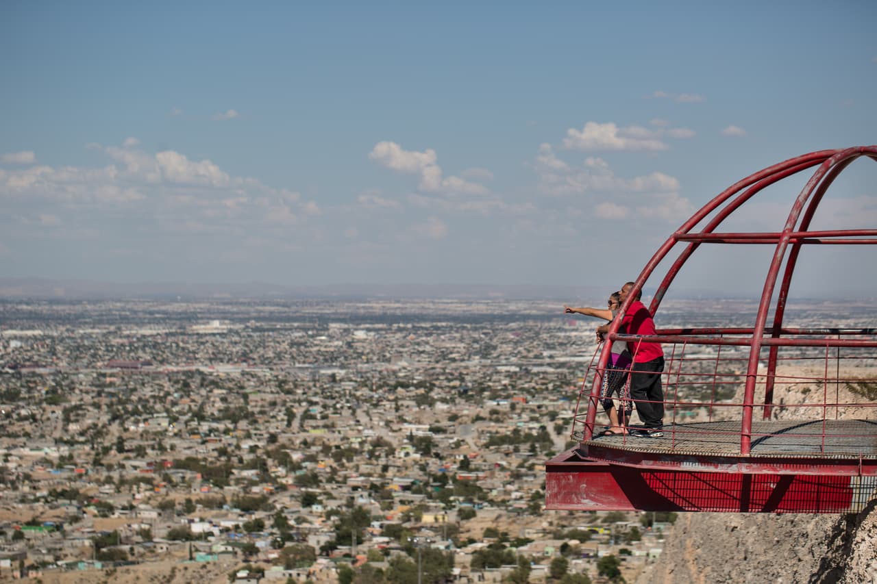 Con más pena que gloria, la ciudad ha puesto en marcha campañas para atraer de nuevo a los turistas estadounidenses, que solían cruzar la frontera para beber, comer y bailar.